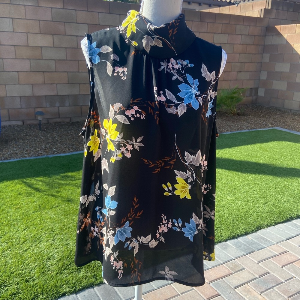Floral Sleeveless Blouse